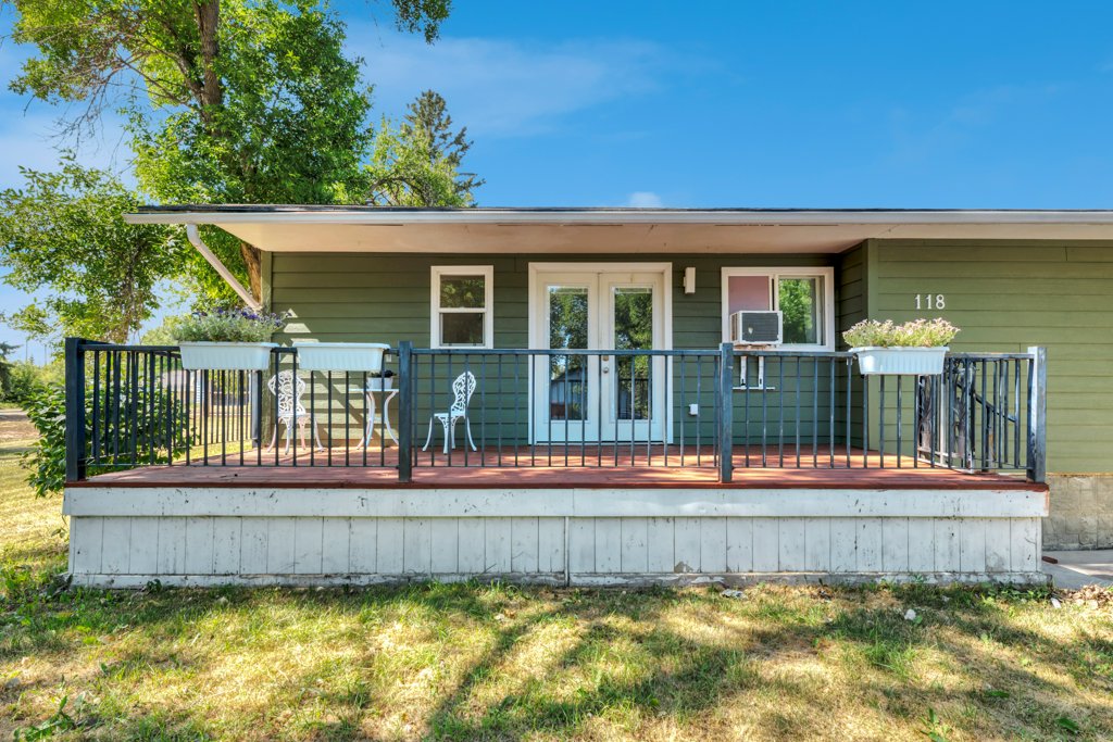 118 3 Avenue East Rockyford home for sale listed by Lush Realty